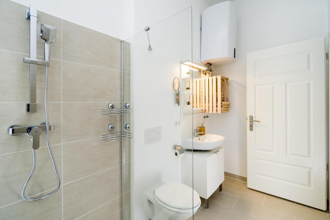 The Lohmeyerstr Hh, 2 Bed Rooms Up To 5 People ベルリン エクステリア 写真